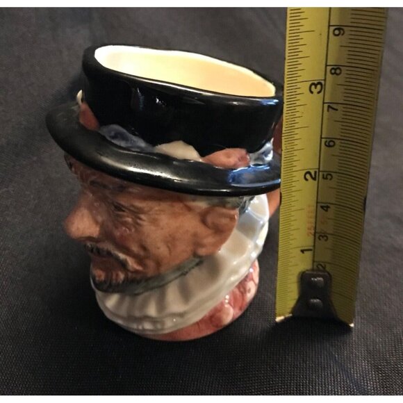 Vintage Royal Doulton Beefeater D6233 Toby Jug Mug Ceramic Figurine 3" Tall - Picture 6 of 7